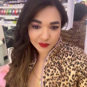 Meet your Posher, Kenia